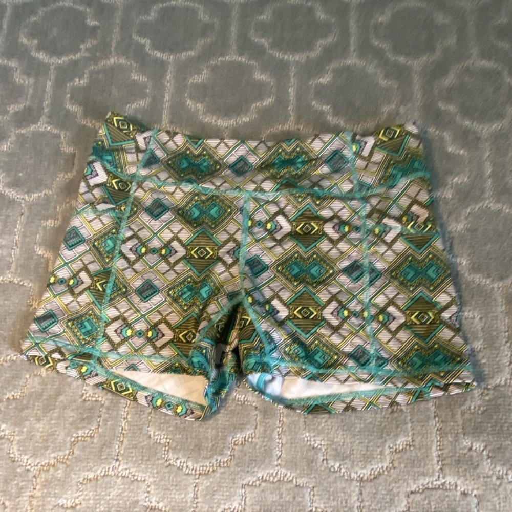 Geometric Print Athletic Shorts Green White Yellow Polyester Lightweight Women